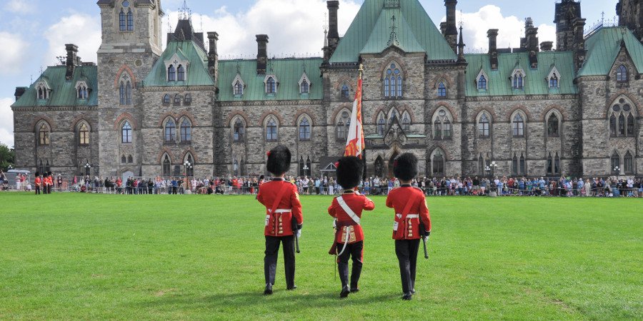 Ottawa: cambio della guardia